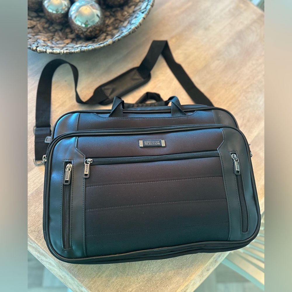 Kenneth Cole Black luggage case